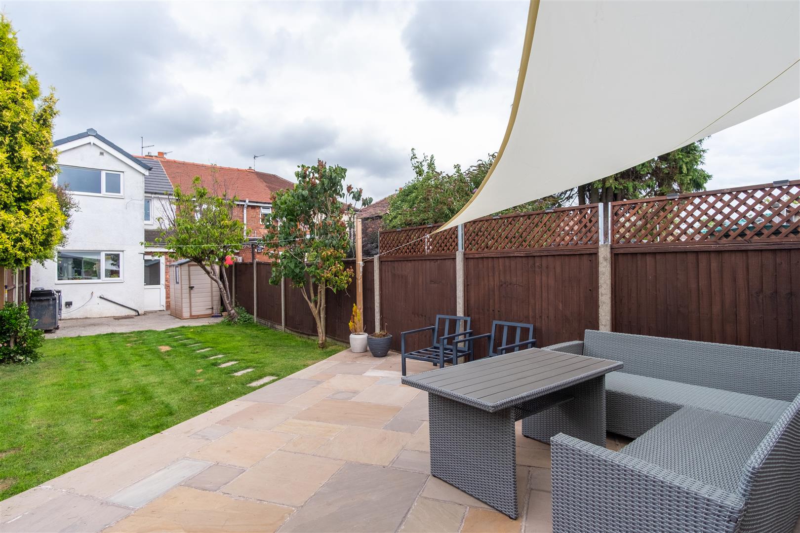 3 bed property in Young Avenue, Leyland